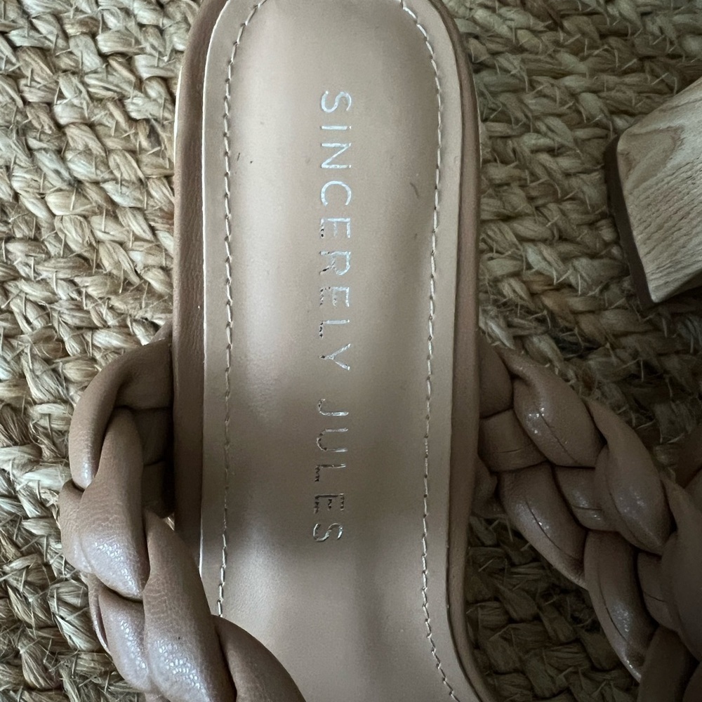 Sincerely Jules tan slip on sandals with 2” wood grain look heel size 8.5 - Picture 5 of 7